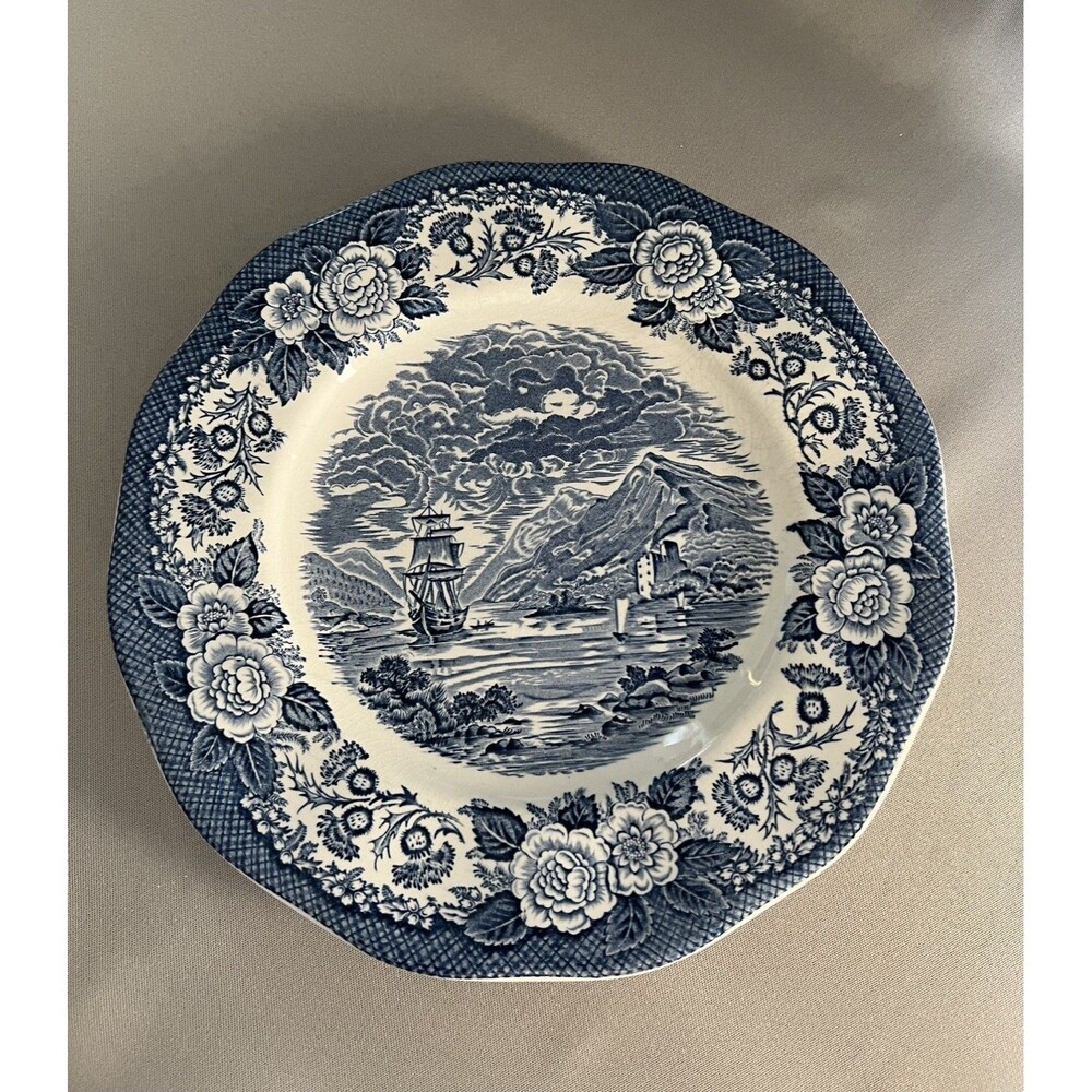 Royal Warwick Lochs of Scotland Loch Oich 10" Dinner Plate - England